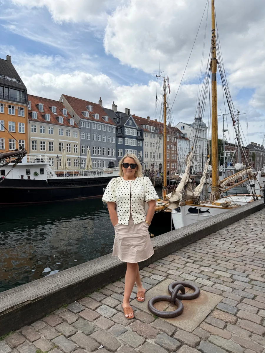 Jane vanade purjelaevade juures Nyhavni kai ääres